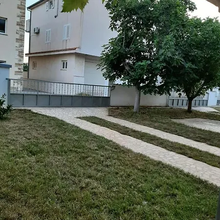 Josipa Apartment *